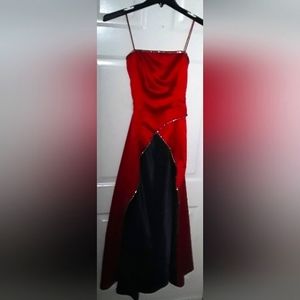 Red & Black Long Formal; Size 5/6